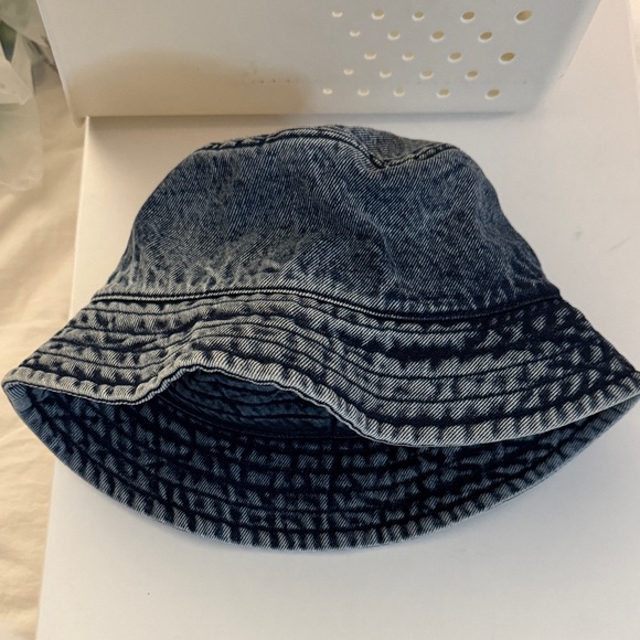 Lucky Brand Women’s Denim Bucket Hat - Picture 1 of 4